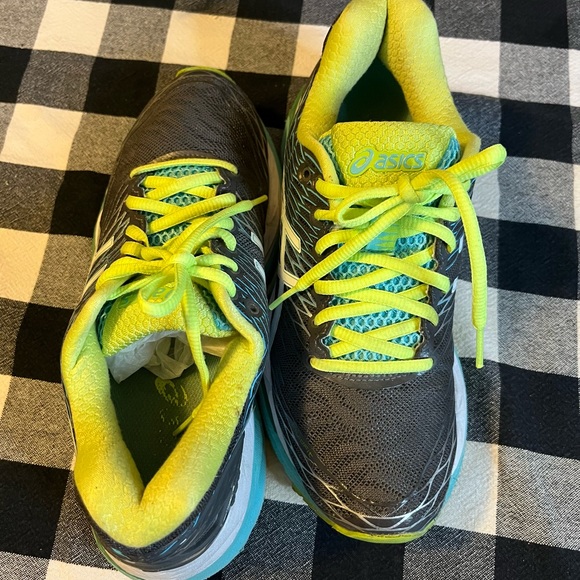 Asics GEL-Nimbus 18 Running Sneaker, Size 6.5 - Picture 4 of 7